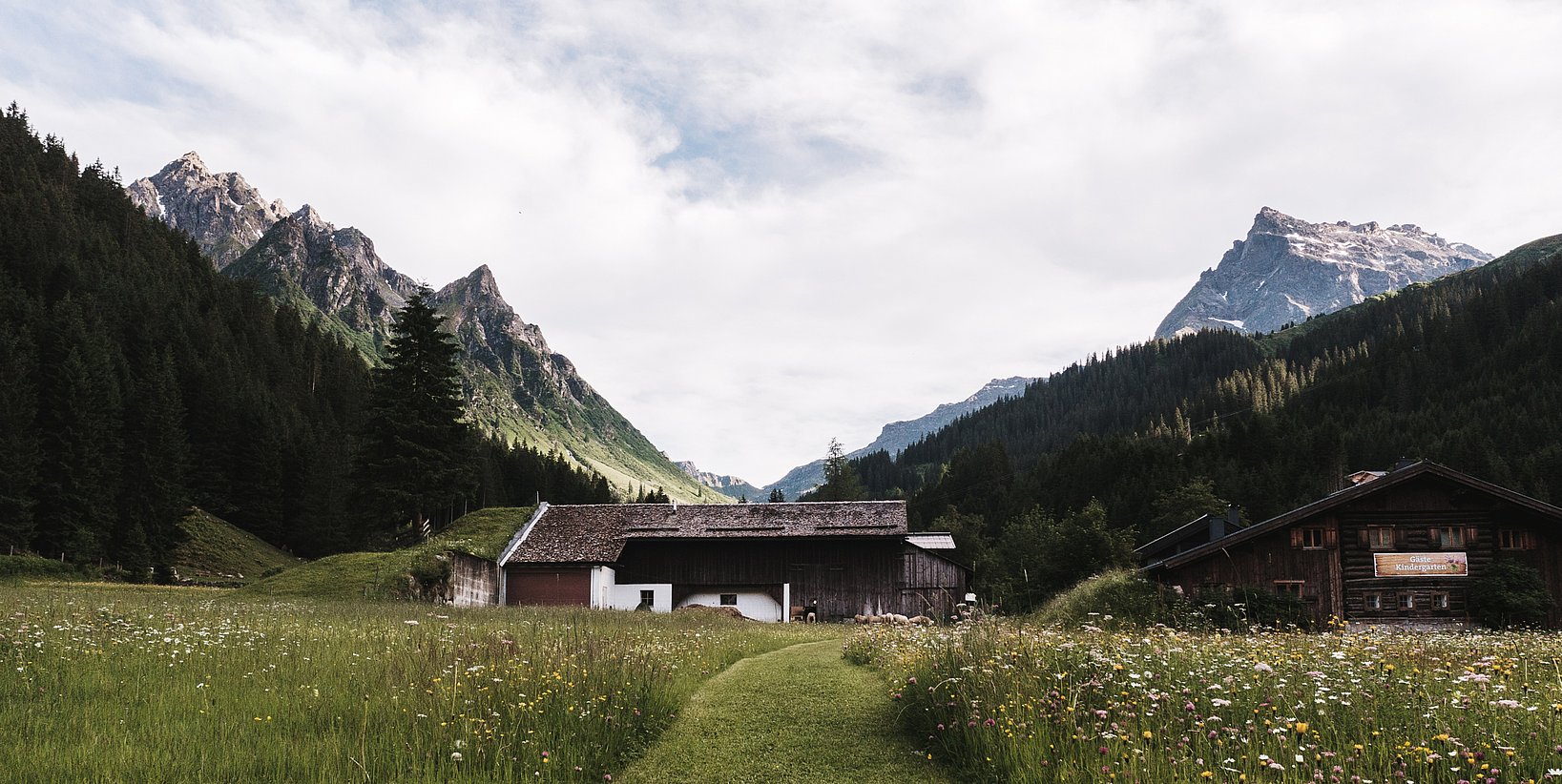 From the hotel to the mountains: hiking holiday Montafon From the hotel to the mountains: hiking holiday Montafon